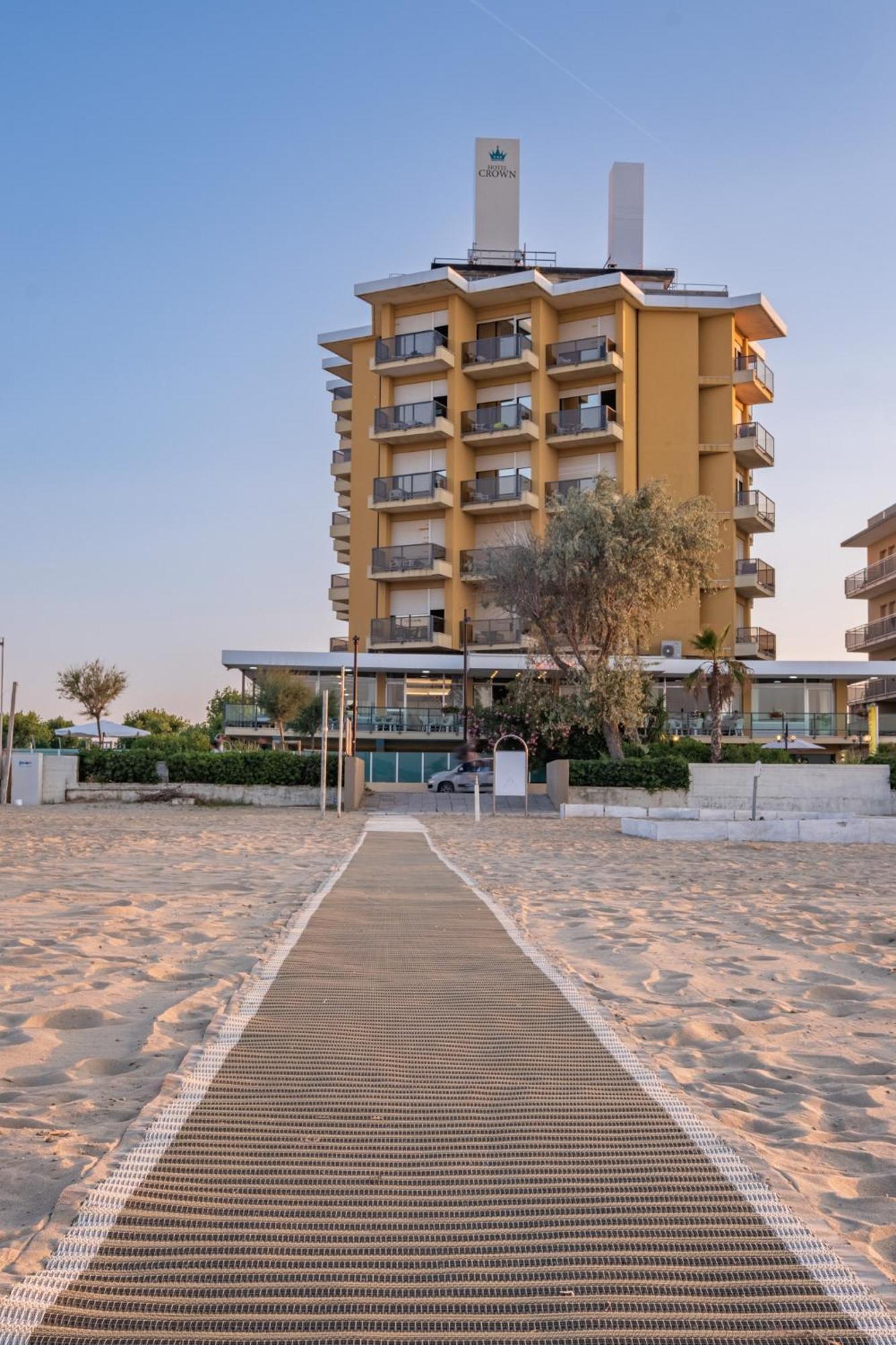 רימיני Hotel Crown מראה חיצוני תמונה