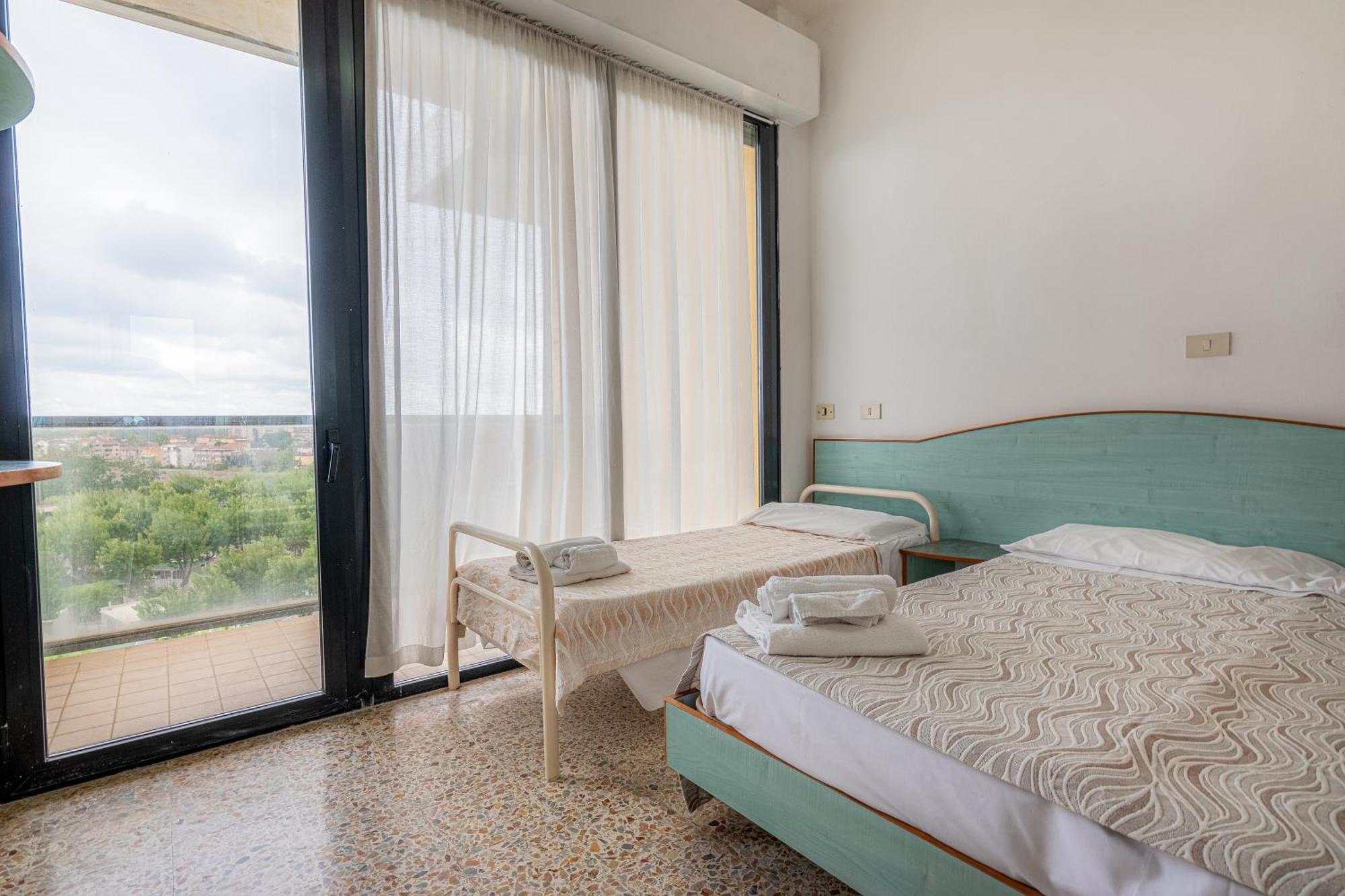 רימיני Hotel Crown מראה חיצוני תמונה