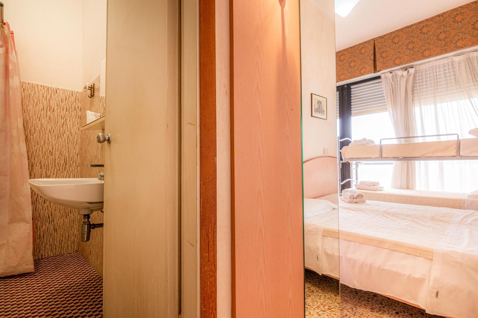 רימיני Hotel Crown מראה חיצוני תמונה