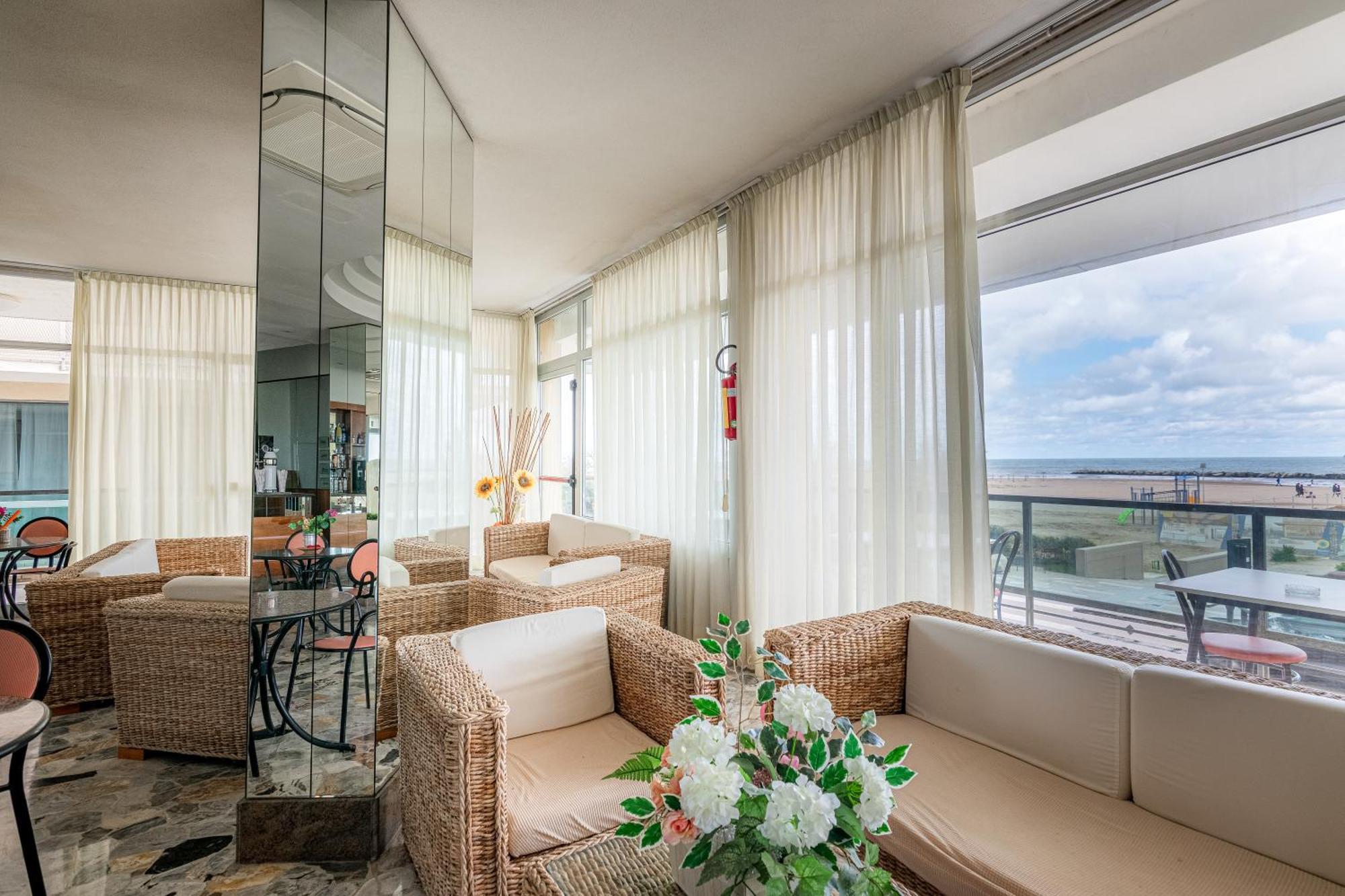 רימיני Hotel Crown מראה חיצוני תמונה